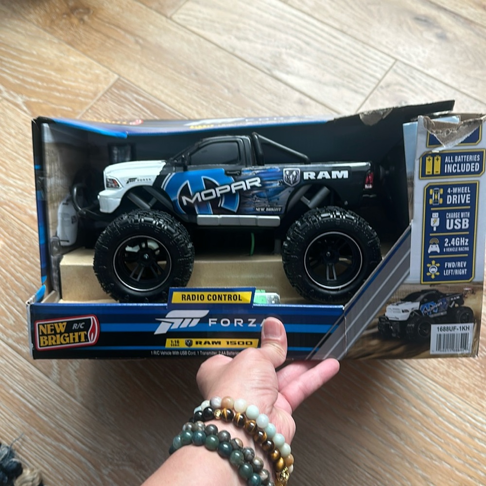 Mopar Forzq Ram 1500 remote truck